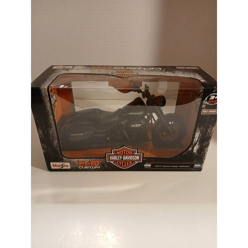 2017 Harley-Davidson King Road Special Black 1/12 Maisto T12